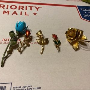 Vintage 5 PC Flower Brooch Lot VGUC 😊😊